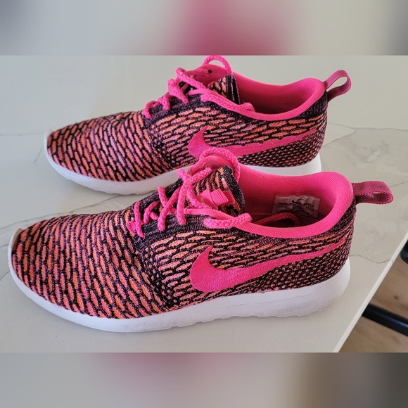 Nike Roshe One Flyknit Women's Running Shoes - US Size 7.5. - Used - Picture 1 of 5
